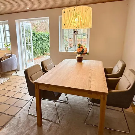 Villaer 88 M2 Townhouse, Free Parking In The Heart Of Odense